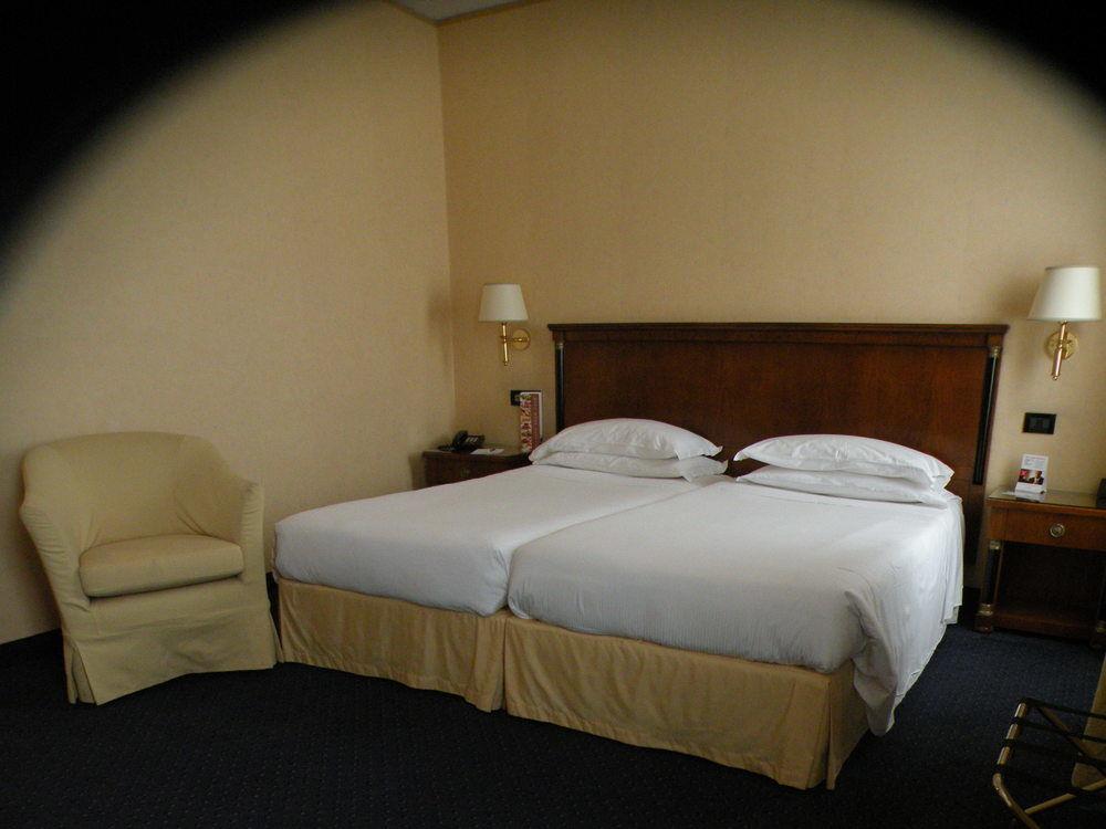 Ramada By Wyndham Naples Hotel Exterior foto