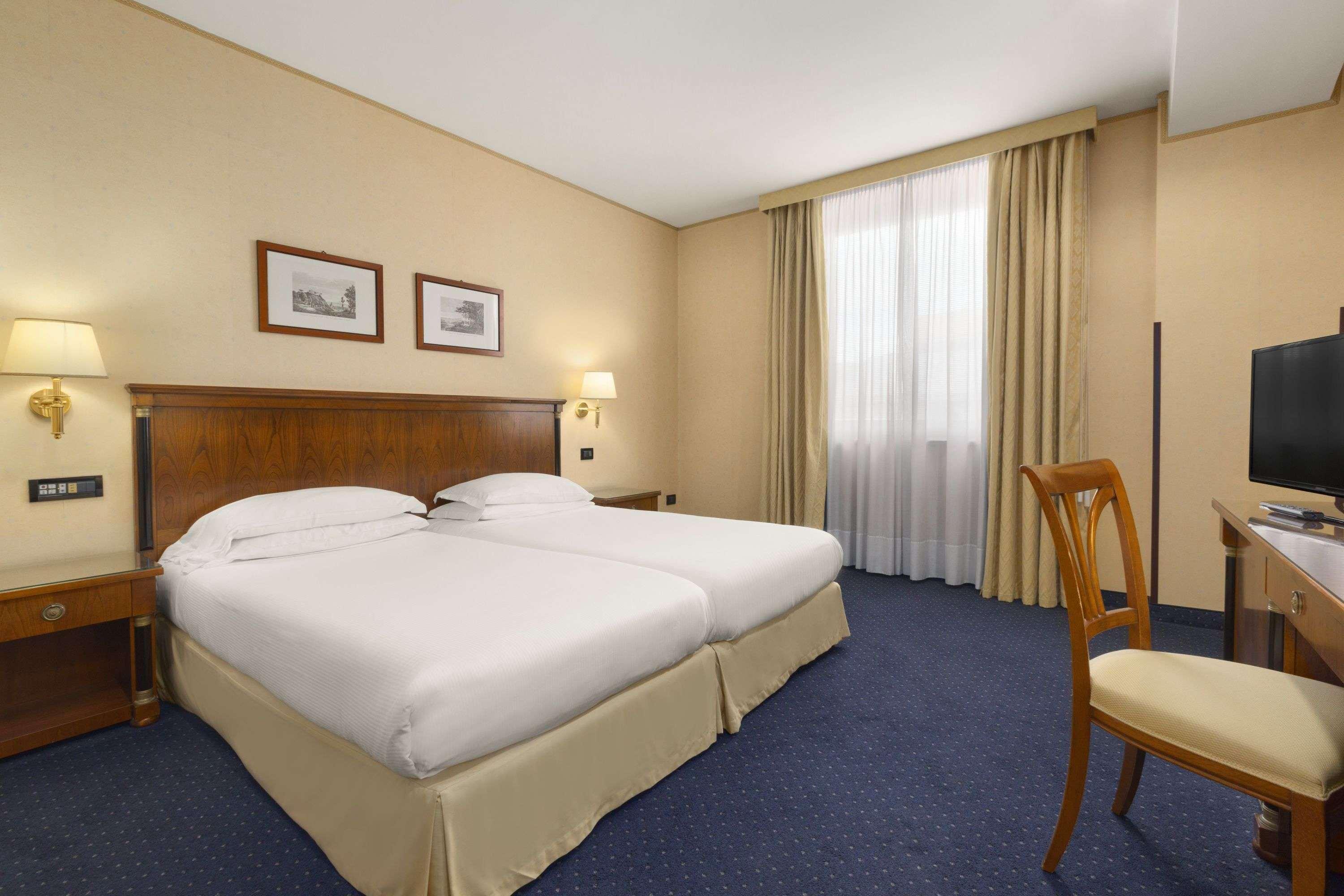 Ramada By Wyndham Naples Hotel Exterior foto